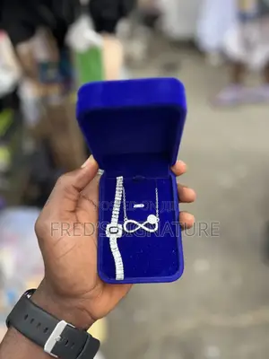 Female Jewelry Set(Necklace and Bracelet)
