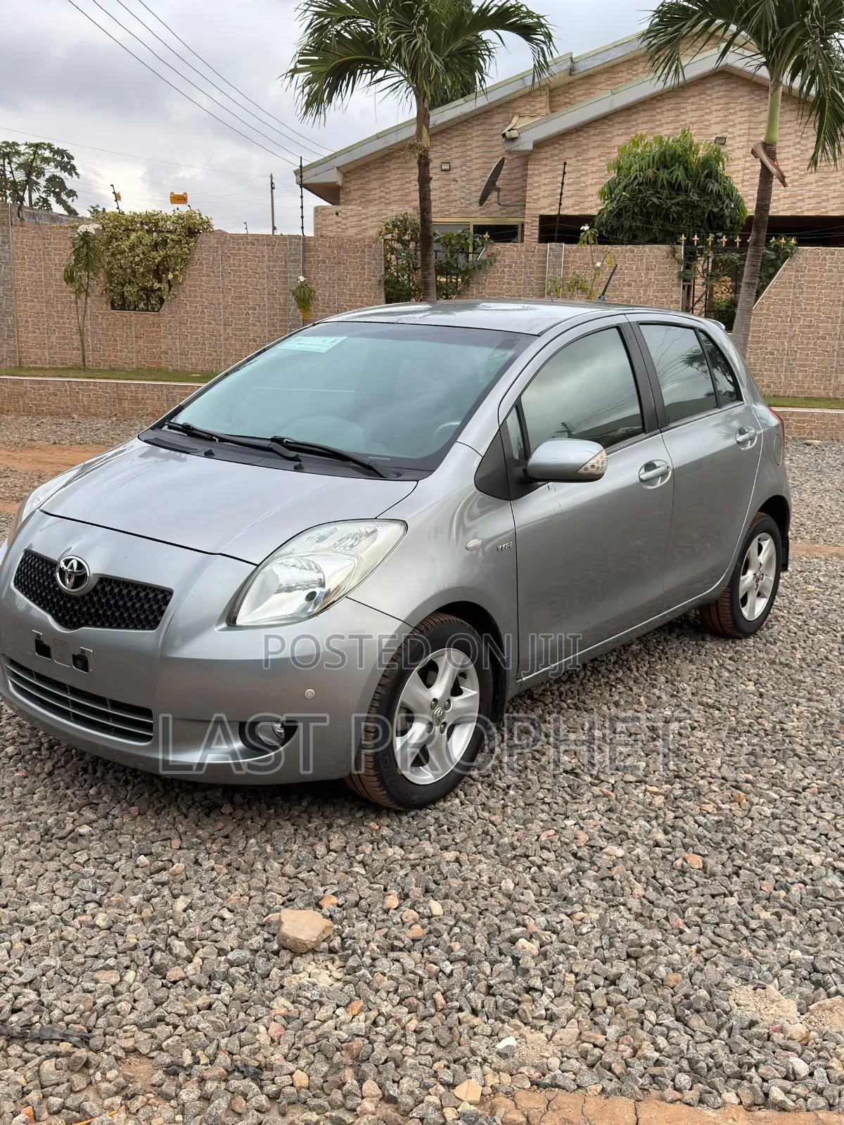 Toyota Yaris 2010 Silver