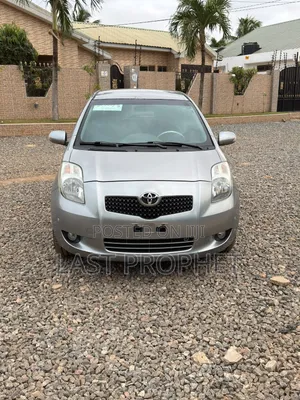 Toyota Yaris 2010 Silver
