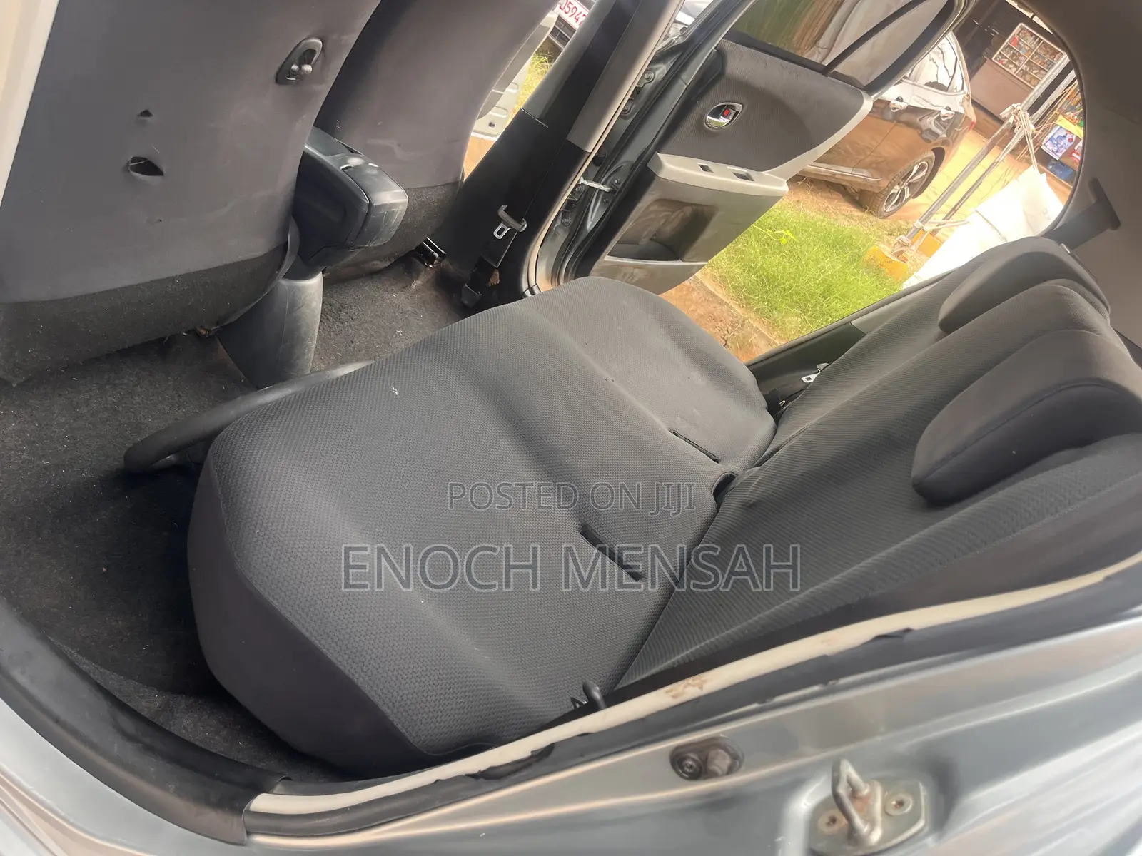 Toyota Vitz 1.3 AWD 5dr 2010 Gray