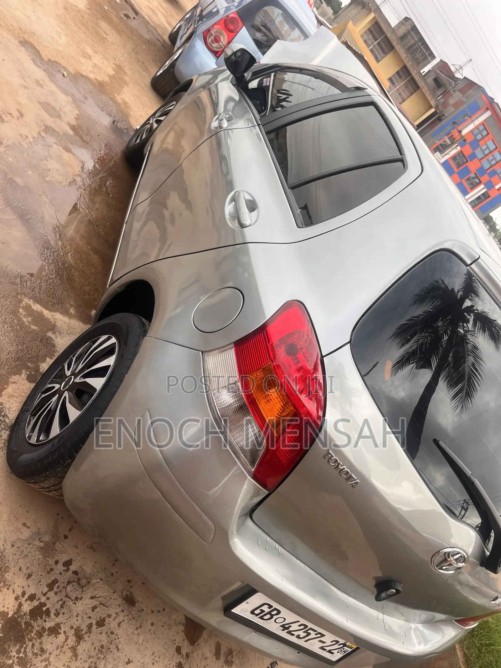 Toyota Vitz 1.3 AWD 5dr 2010 Gray