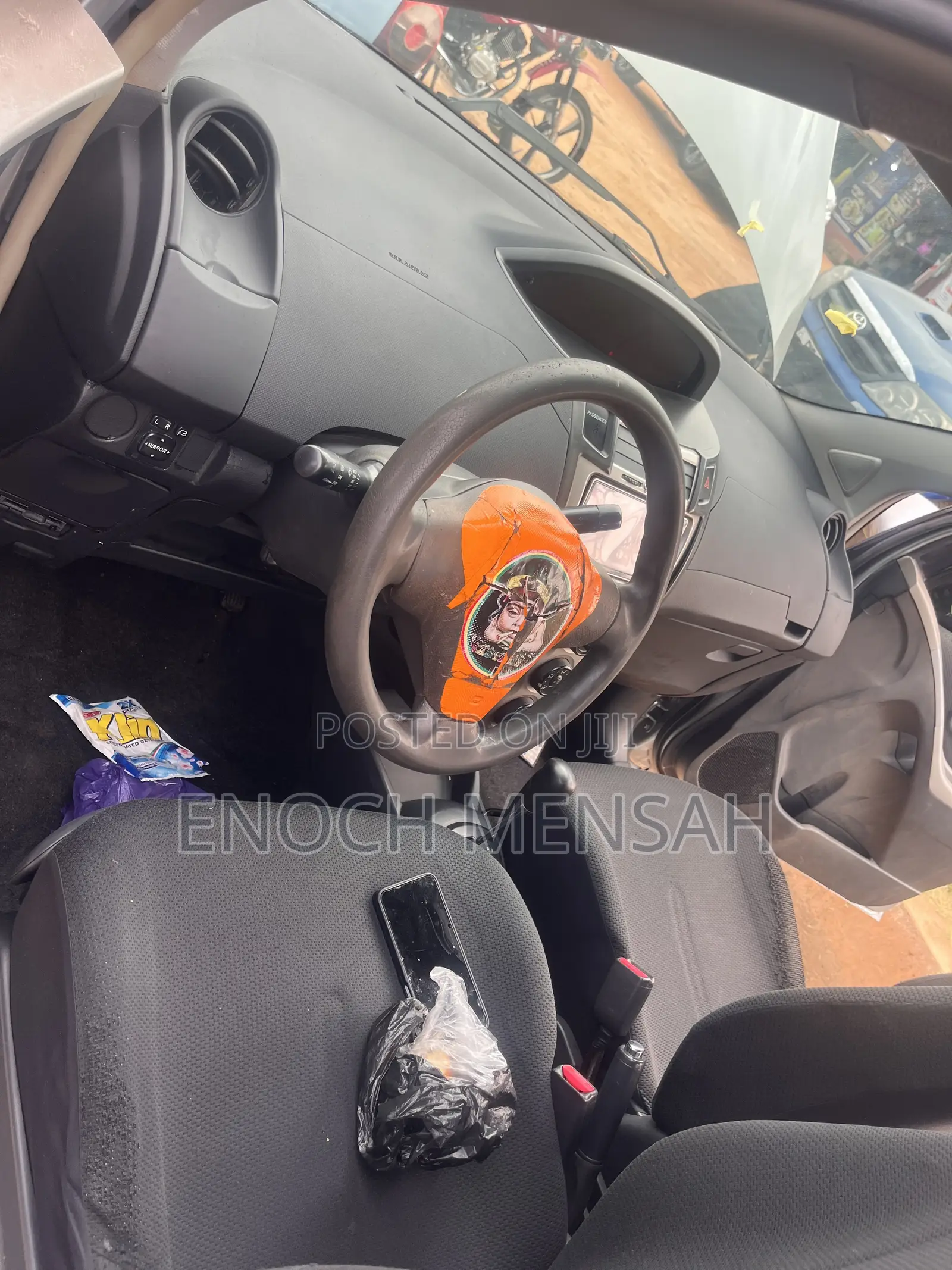 Toyota Vitz 1.3 AWD 5dr 2010 Gray