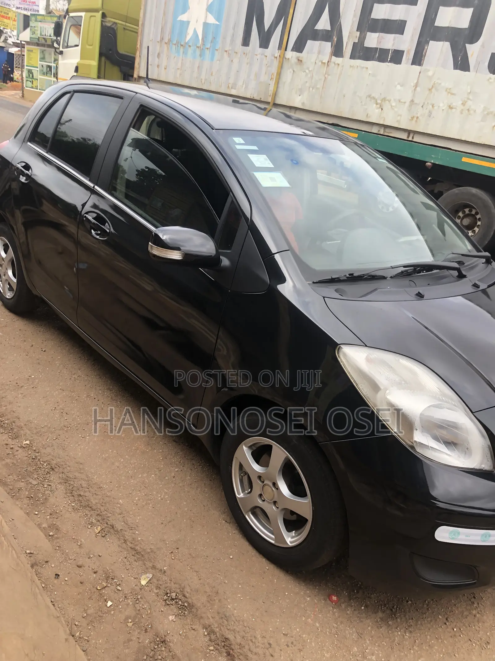 Toyota Vitz 2010 Black