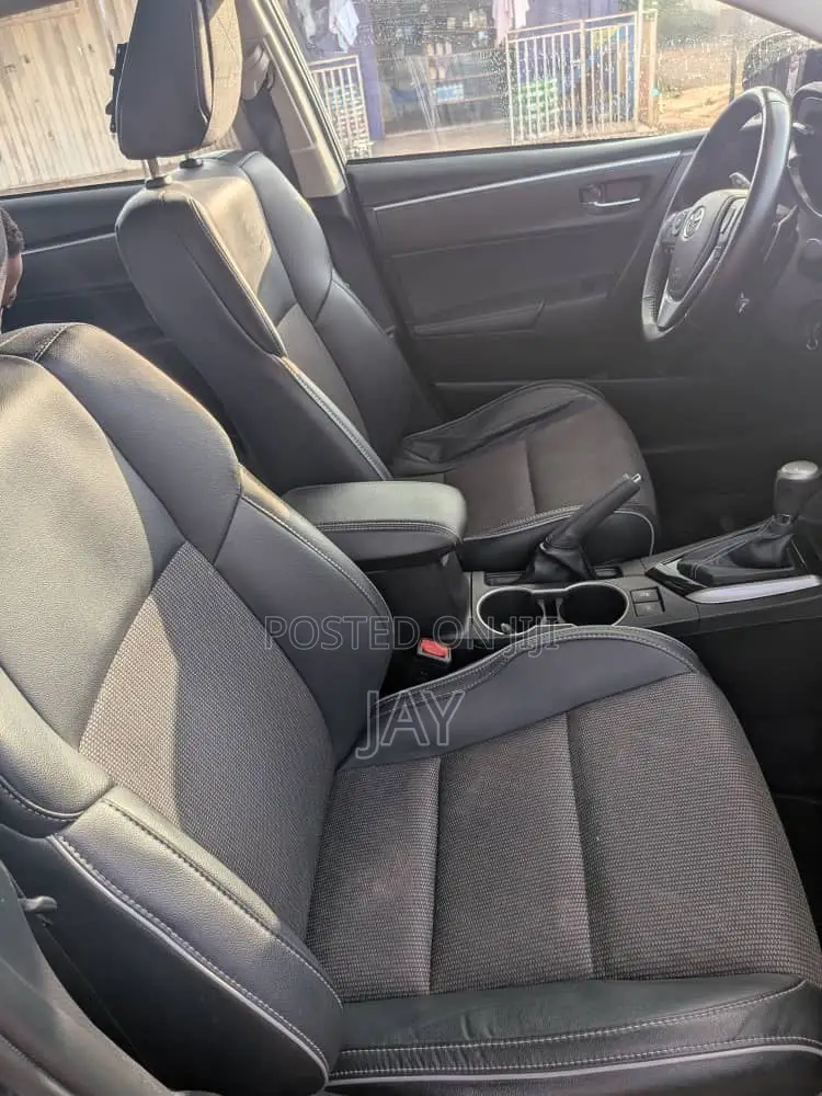 Toyota Corolla S 4dr Sedan (1.8L 4cyl CVT) 2016 Gray