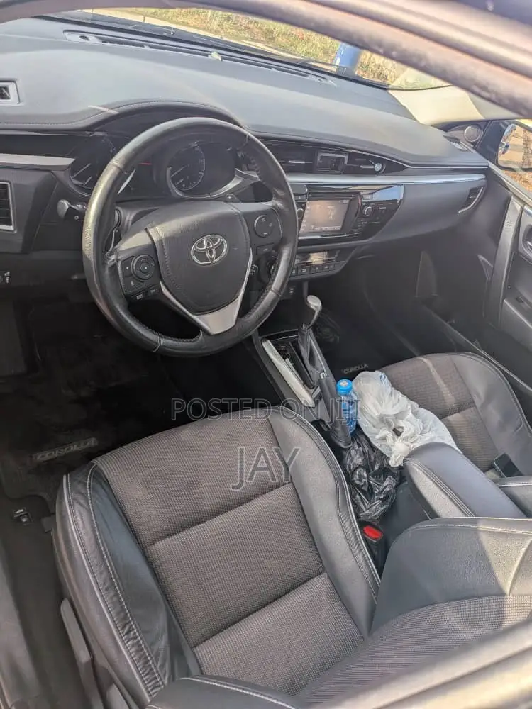 Toyota Corolla S 4dr Sedan (1.8L 4cyl CVT) 2016 Gray