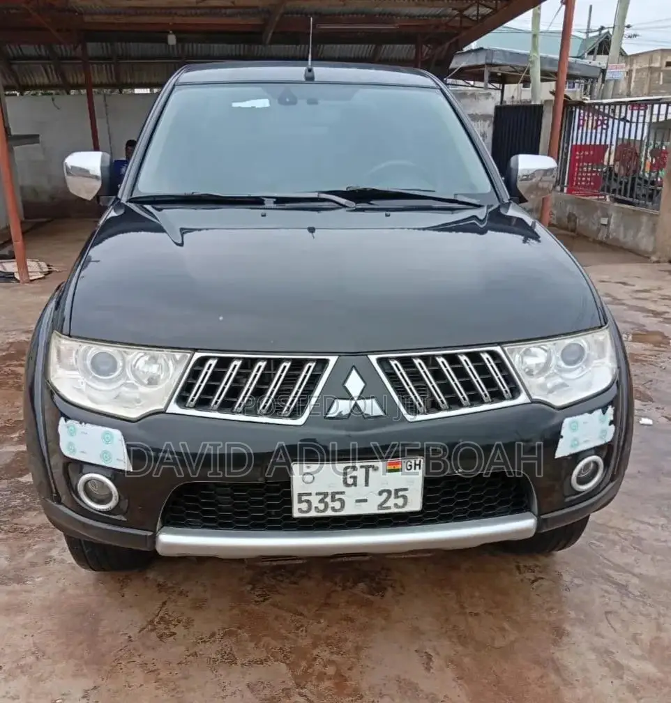 Mitsubishi L200 2013 Black
