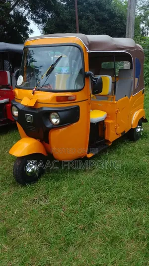 Bajaj RE 2025 Yellow
