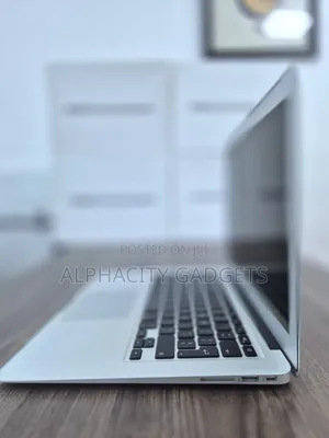 Laptop Apple MacBook Air 2012 4GB Intel Core i5 SSD 256GB