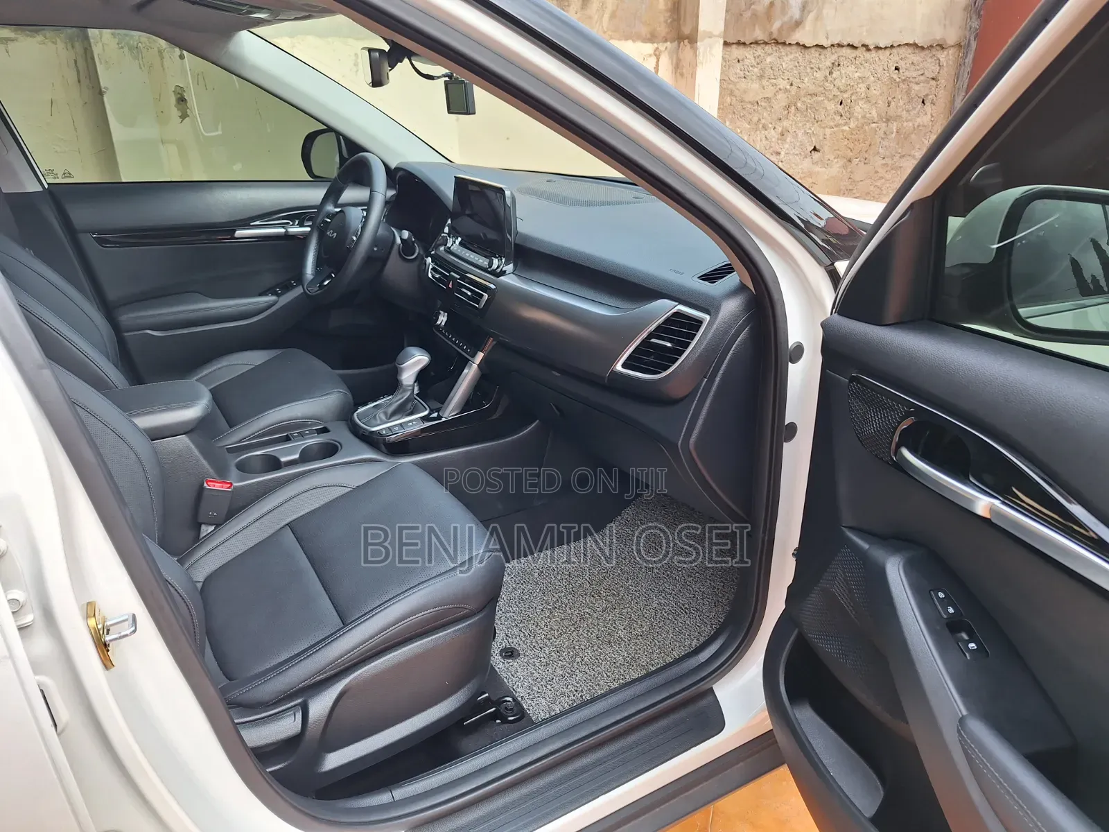 Kia Seltos SX 2023 White