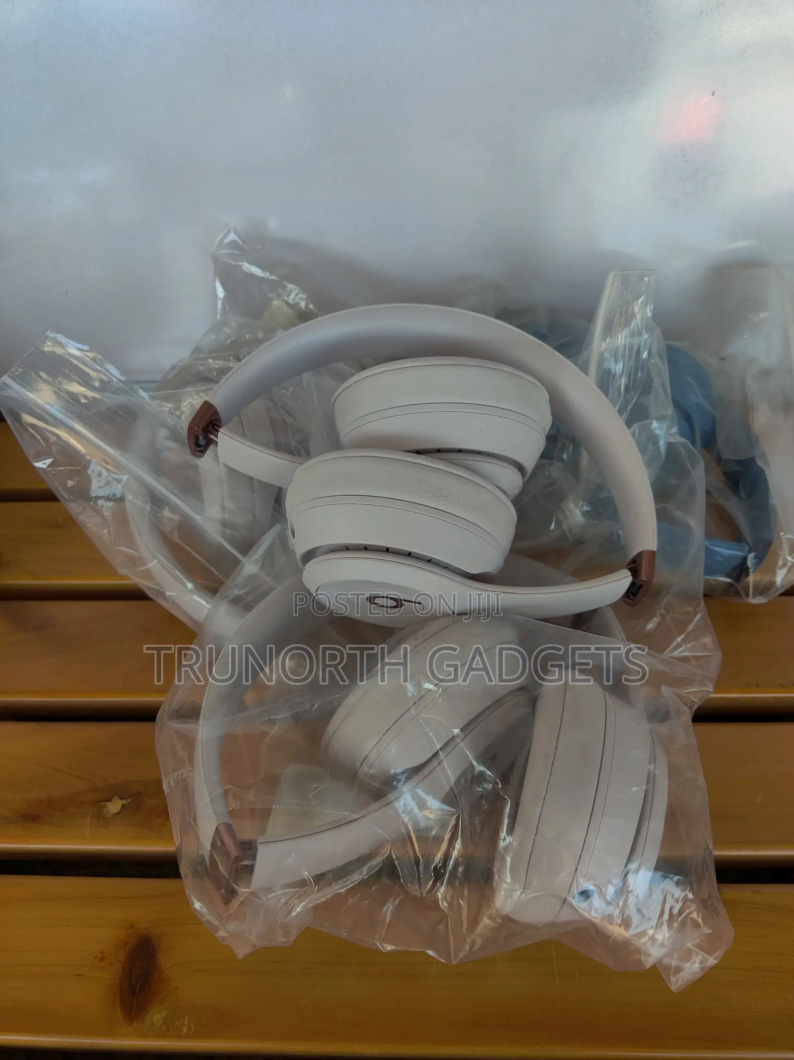 Beats Solo 4 - Bluetooth Wireless on-Ear Headphones