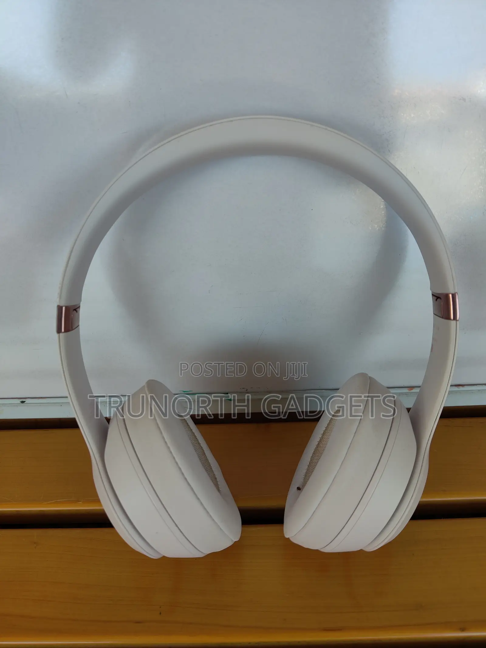 Beats Solo 4 - Bluetooth Wireless on-Ear Headphones