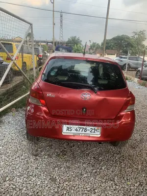 Toyota Vitz 1.5 FWD 3dr 2010 Red