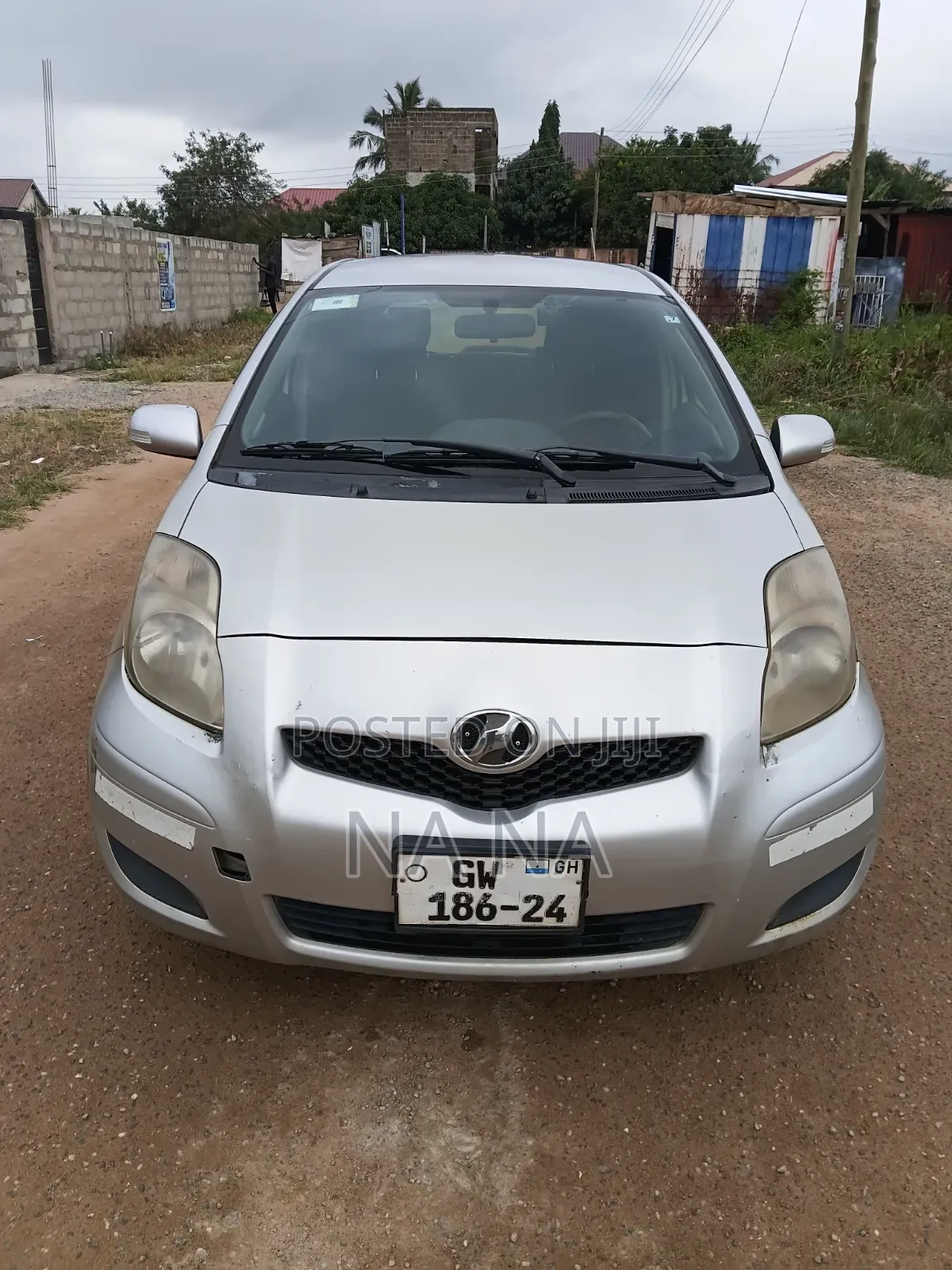 Toyota Vitz 2009 Silver