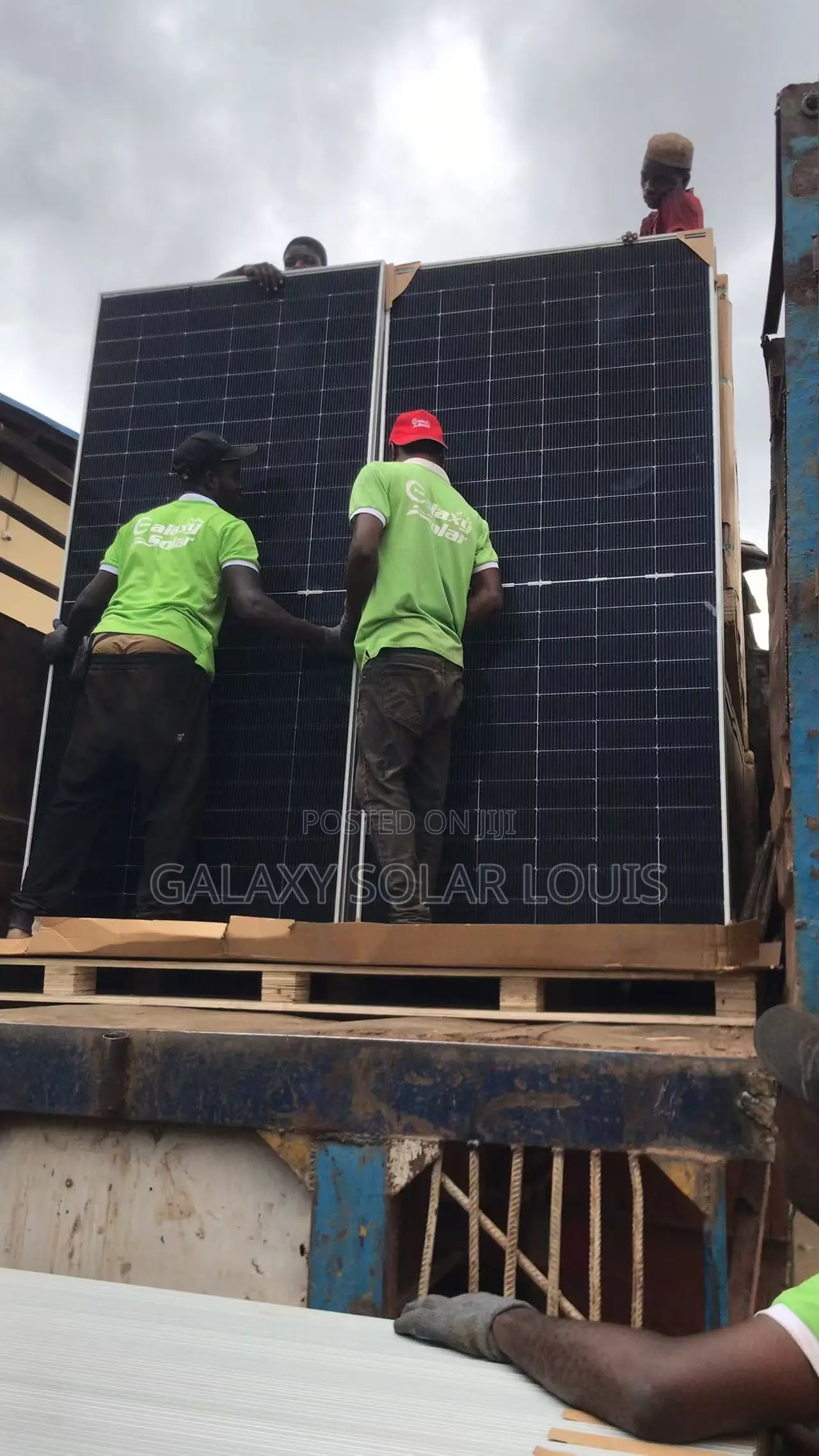 715W Jinko Solar Panel Bifacial Dual Glass Ntype