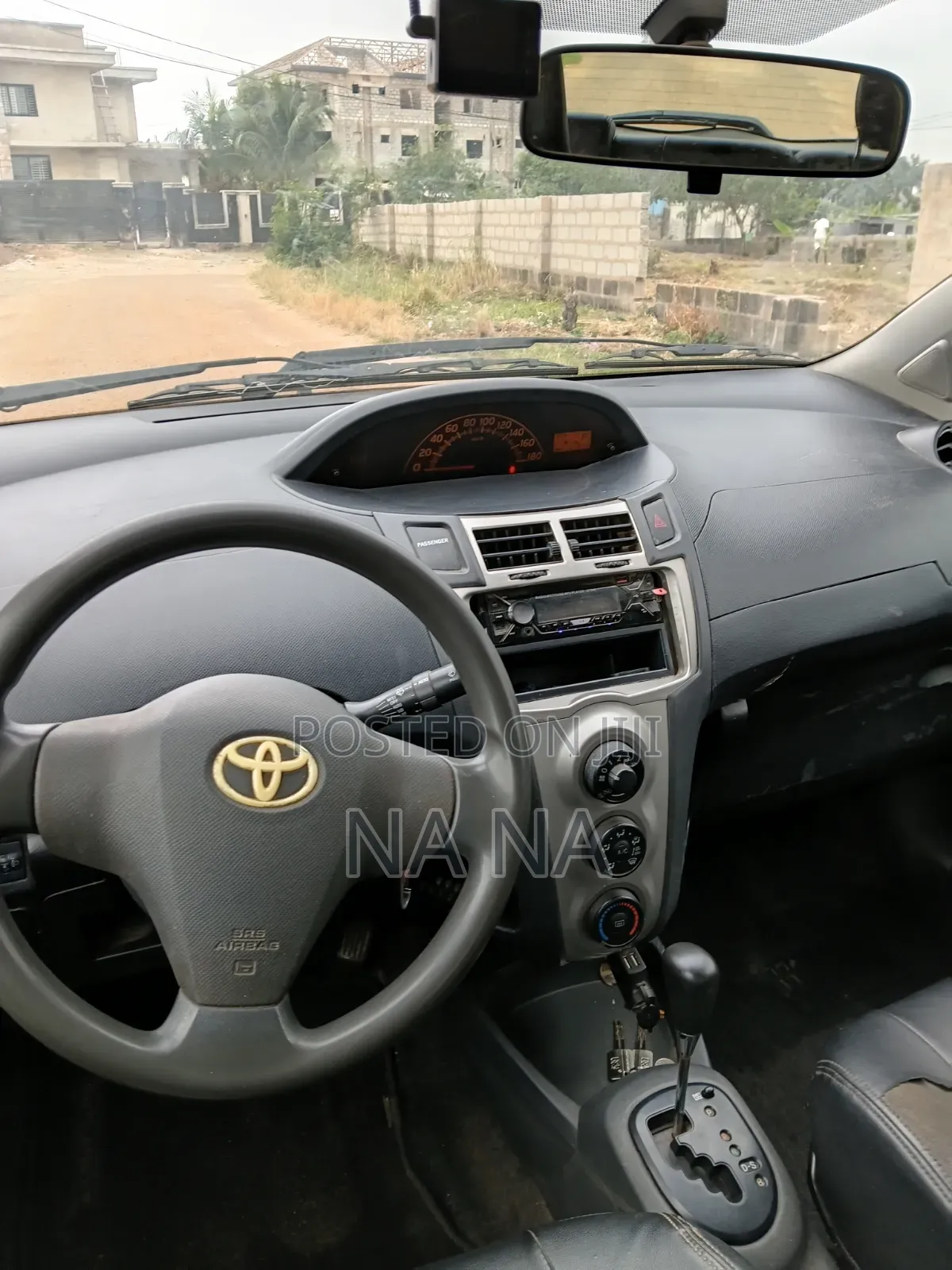 Toyota Vitz 2009 Silver