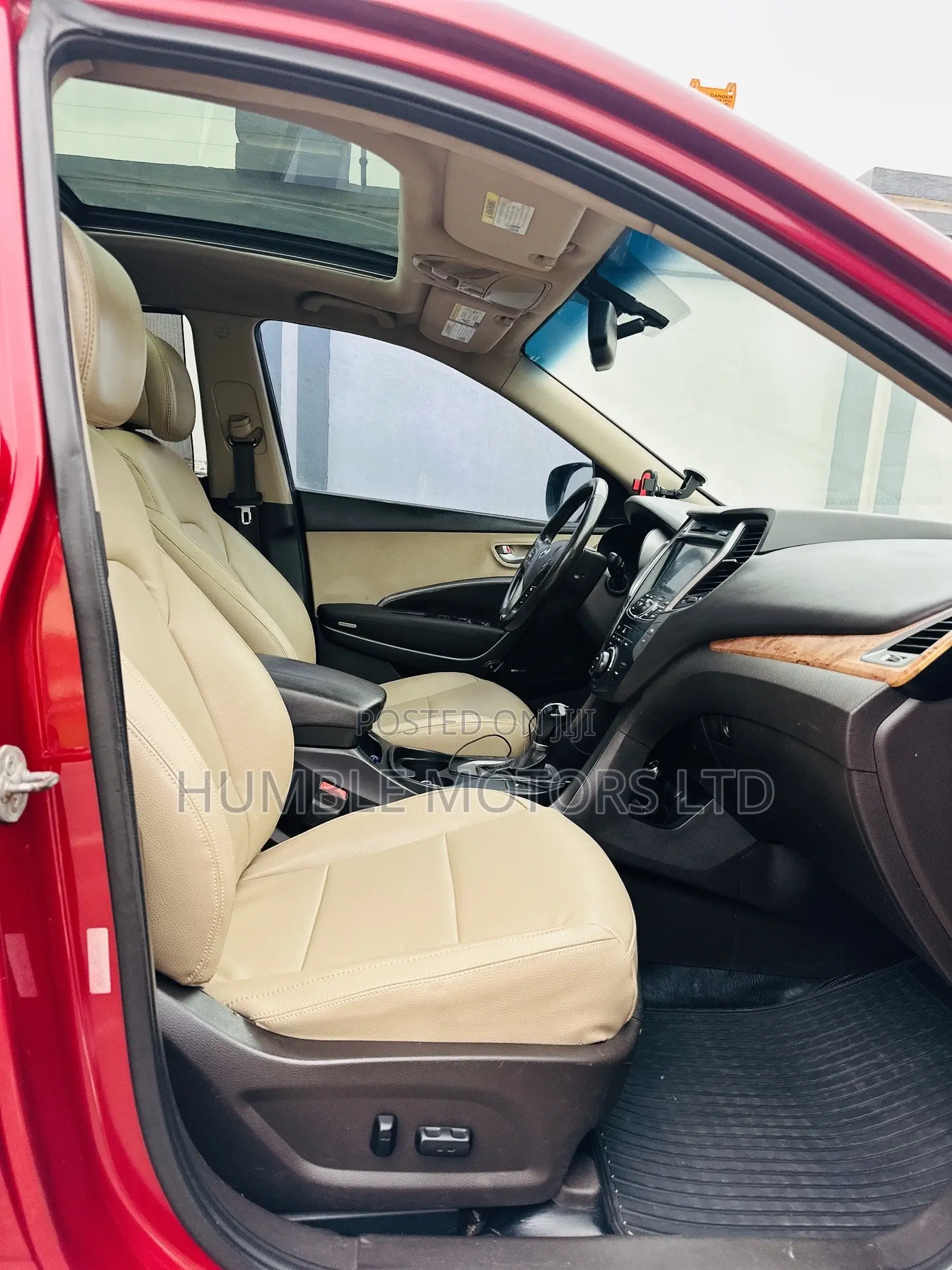 Hyundai Santa Fe 2013 Red