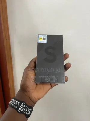 New Samsung Galaxy S22 5G 256 GB Black