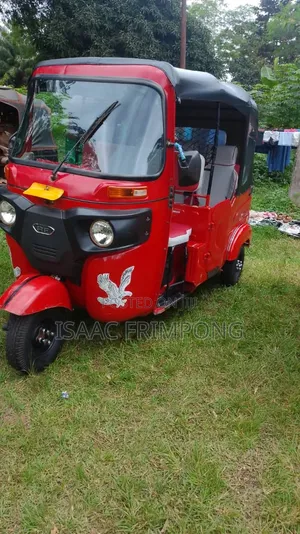 Bajaj RE 2025 Red