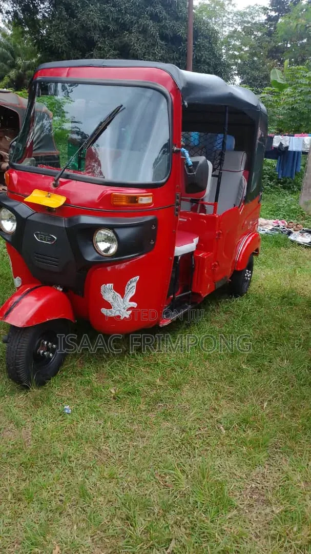 Bajaj RE 2025 Red