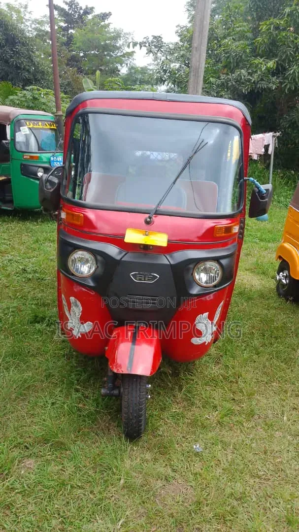 Bajaj RE 2025 Red