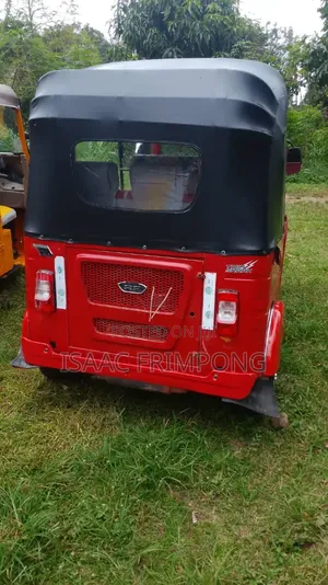 Bajaj RE 2025 Red