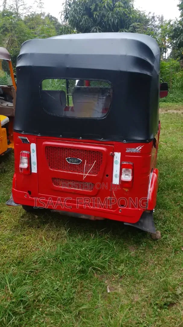 Bajaj RE 2025 Red