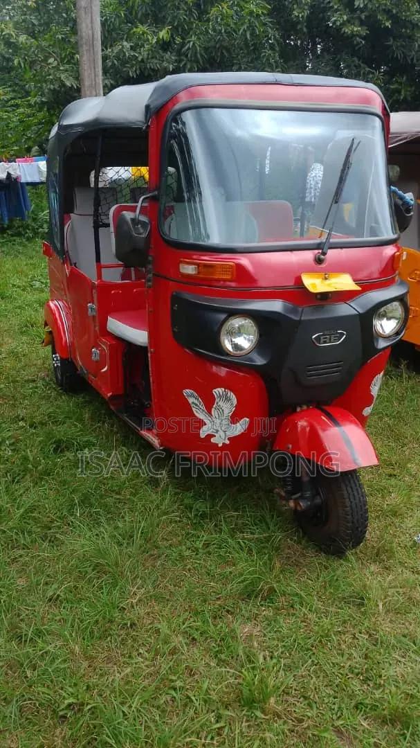 Bajaj RE 2025 Red