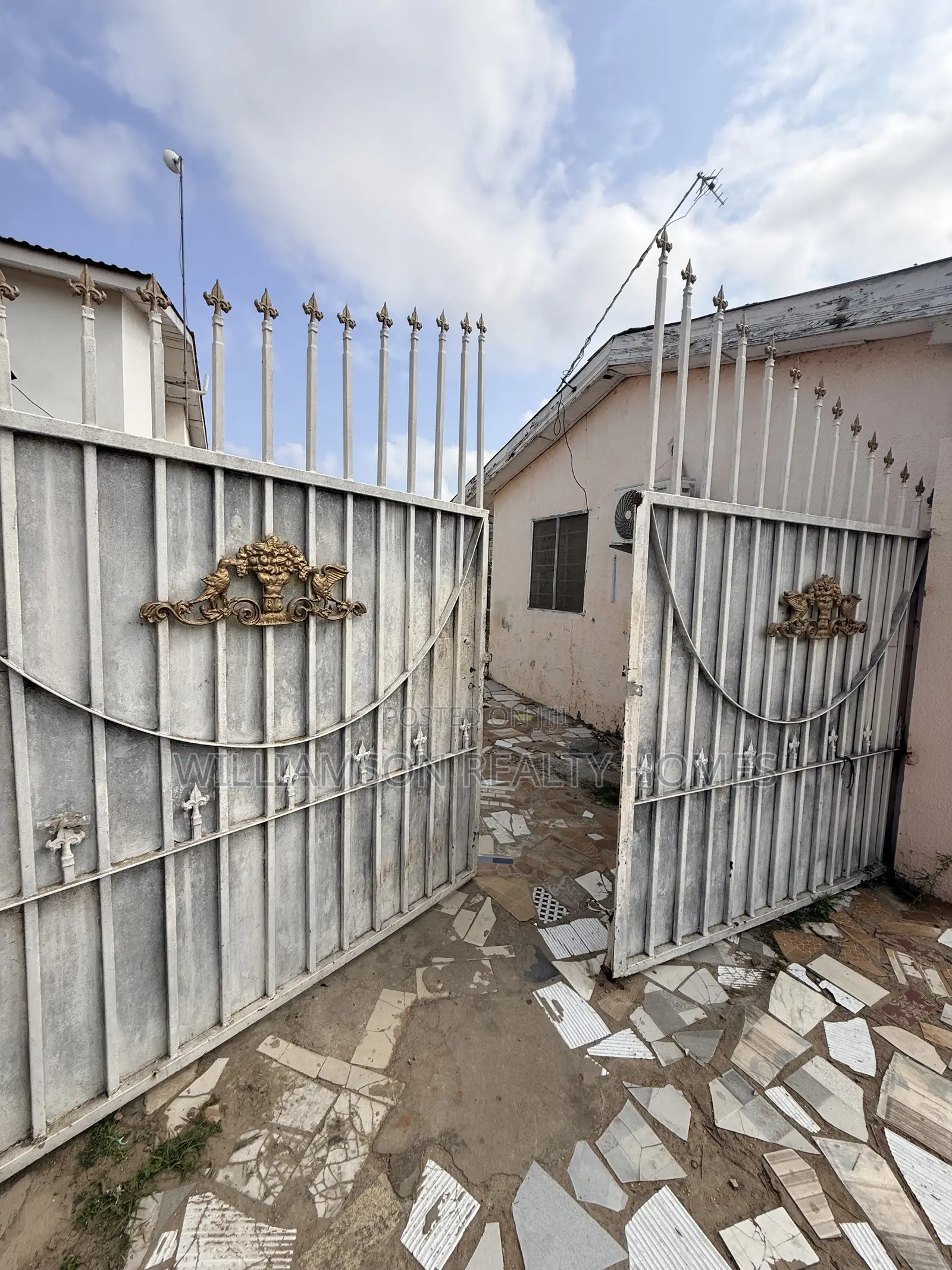 1bdrm Apartment in Community 18 Area, Spintex for rent