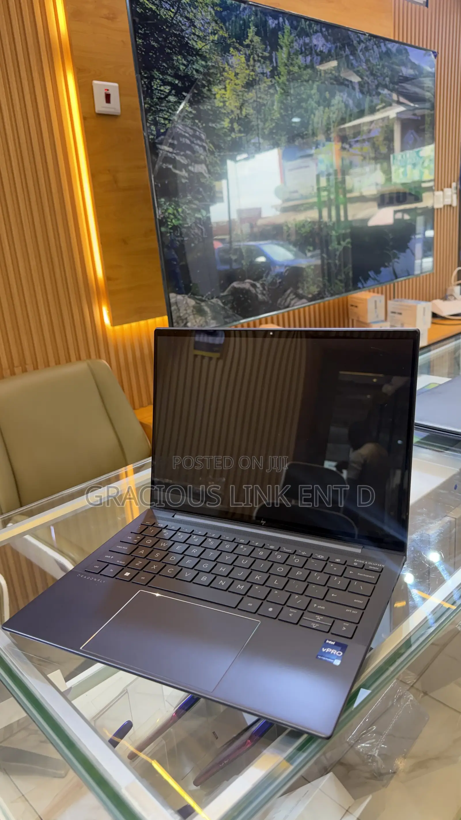 Laptop HP Dragonfly G3 16GB Intel Core i7 SSD 256GB