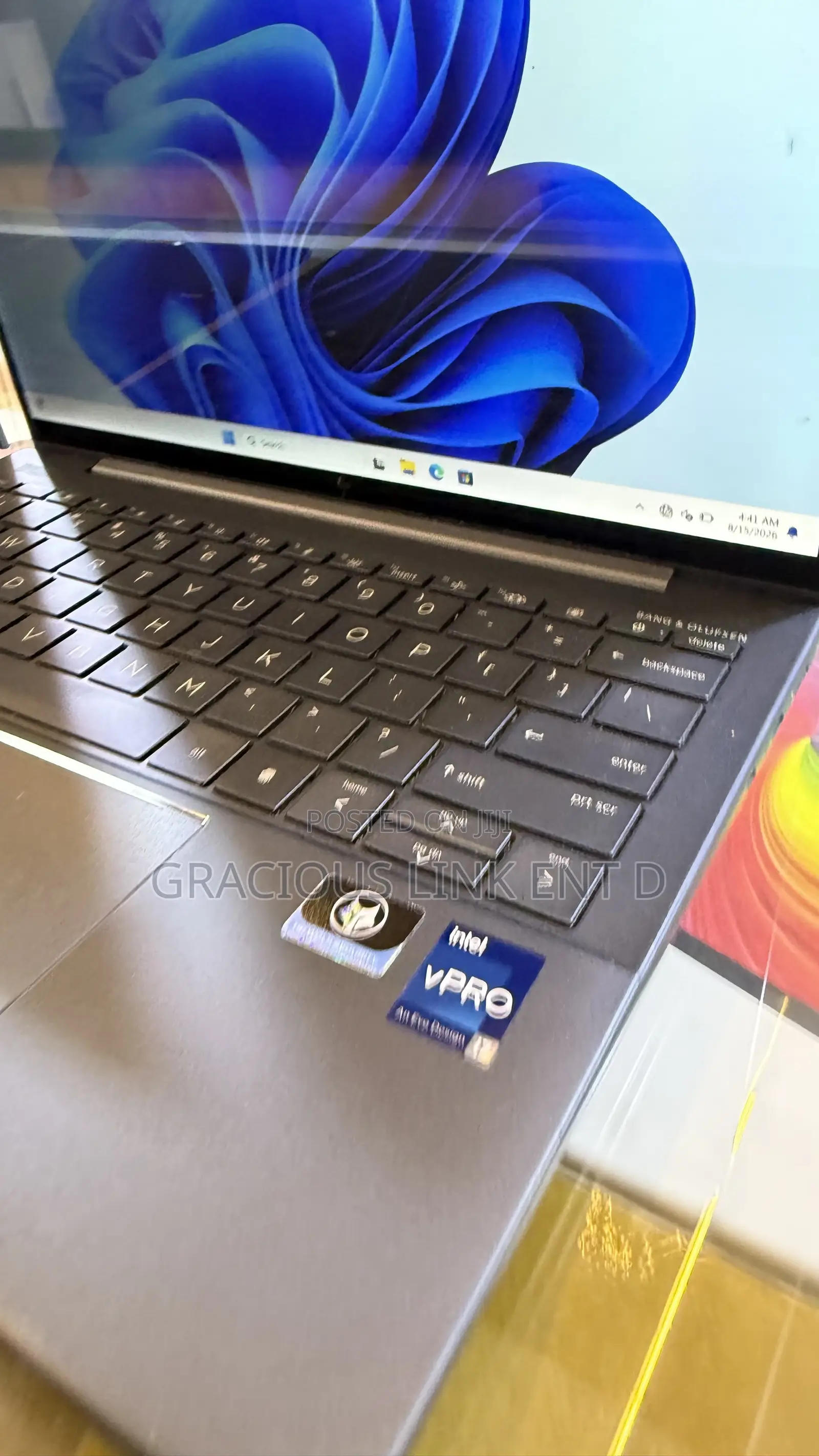 Laptop HP Dragonfly G3 16GB Intel Core i7 SSD 256GB