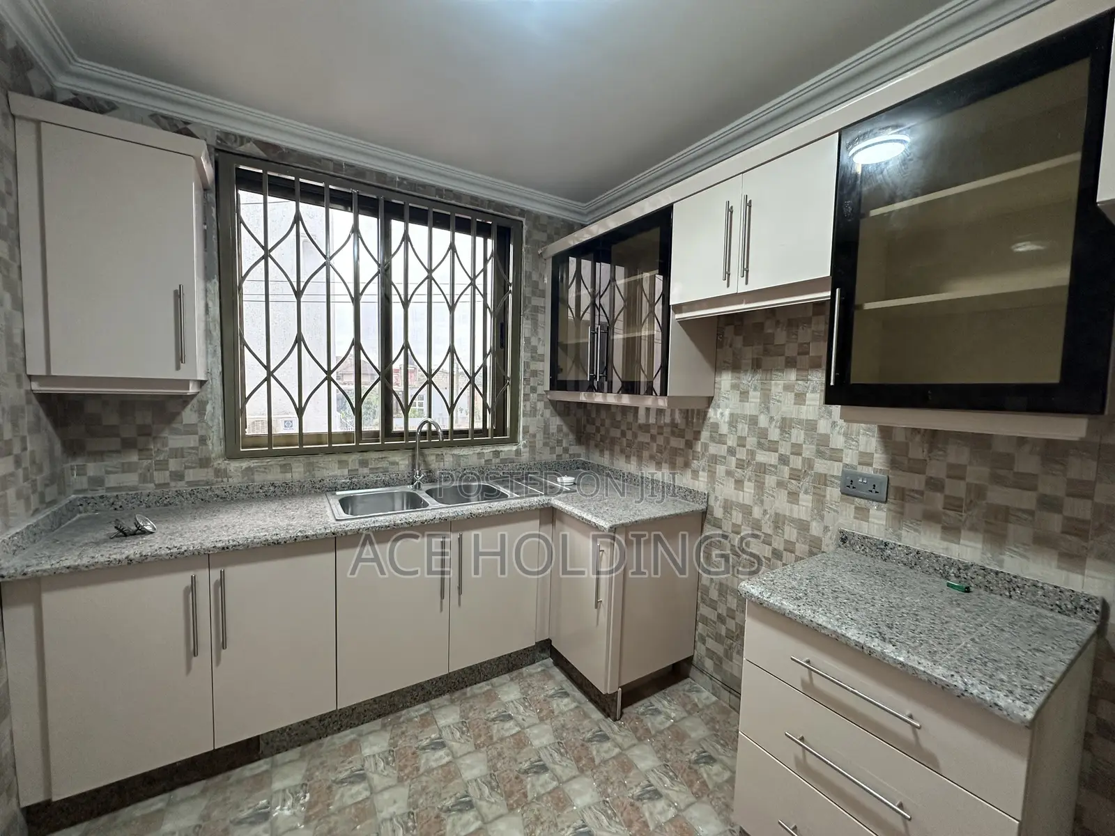 2bdrm Apartment in Adjiringanor, Adjiriganor for rent