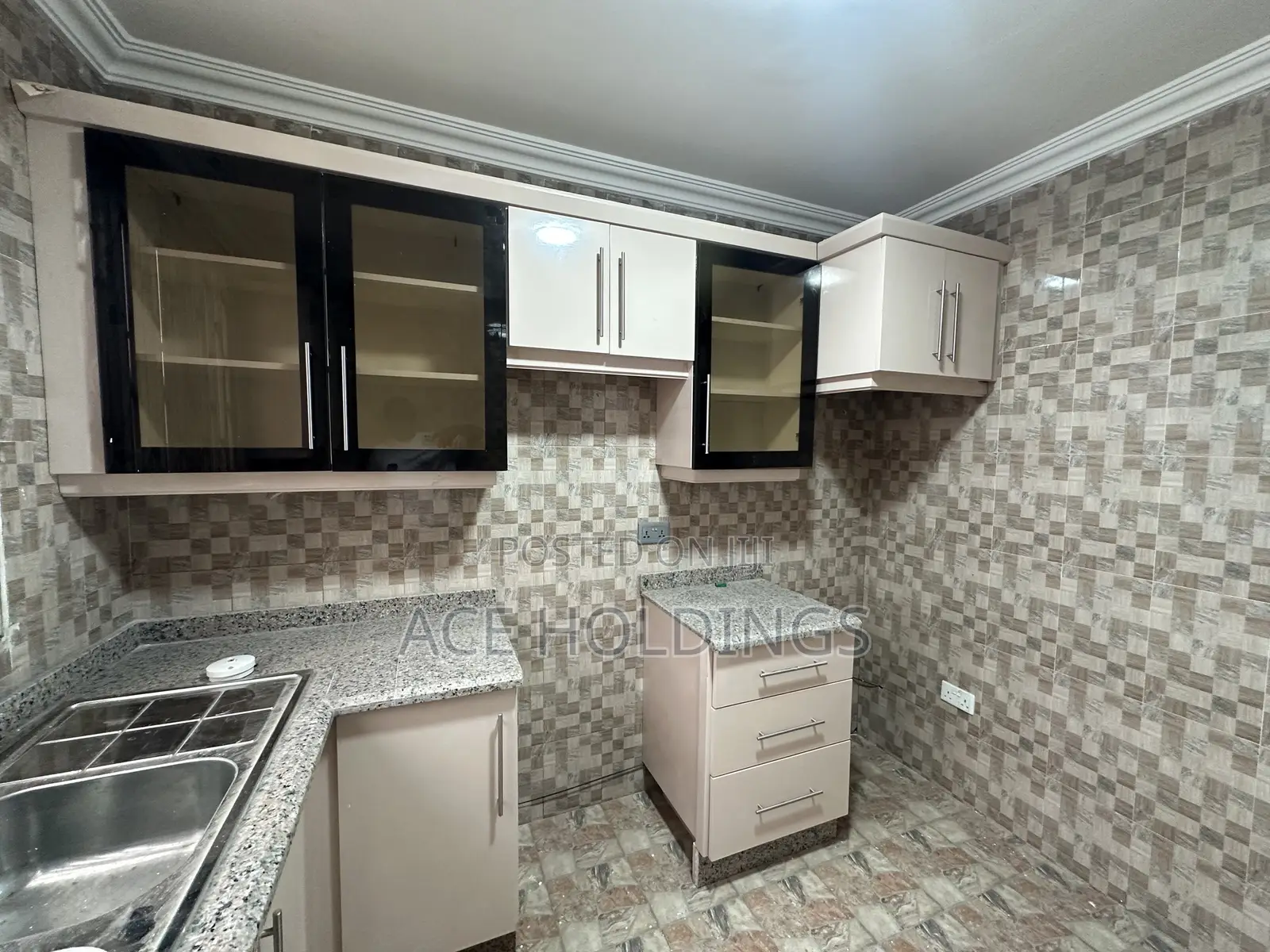 2bdrm Apartment in Adjiringanor, Adjiriganor for rent