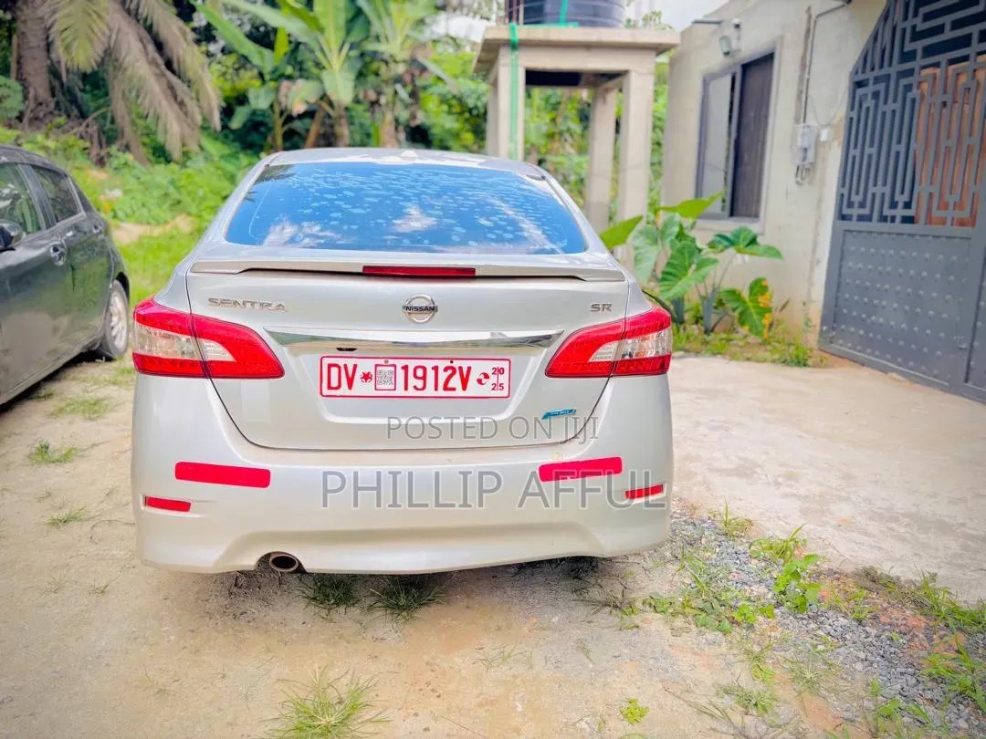 Nissan Sentra S 4dr Sedan (1.8L 4cyl CVT) 2015 Silver