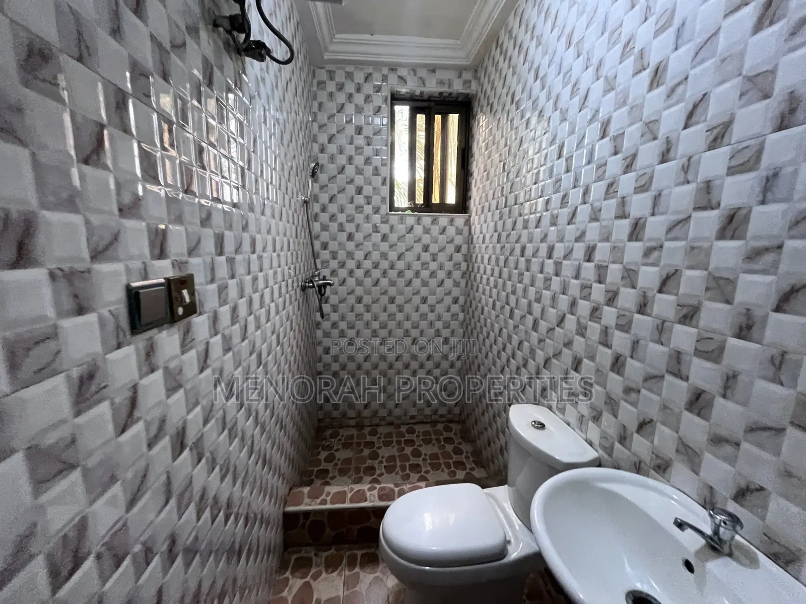2bdrm Apartment in Adenta Amrahia for rent