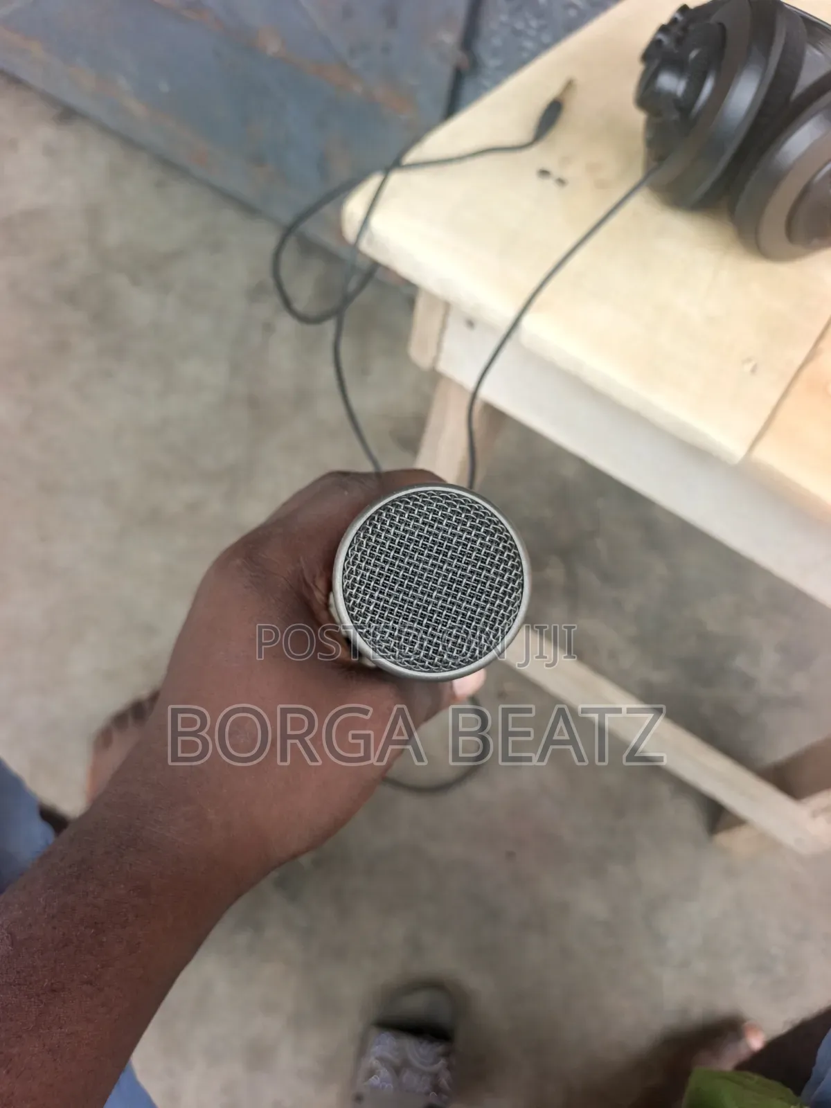 TakStar Sm7B Studio Microphone