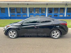 Hyundai Elantra Limited Sedan FWD (1.8L 4cyl 6A) 2016 Black