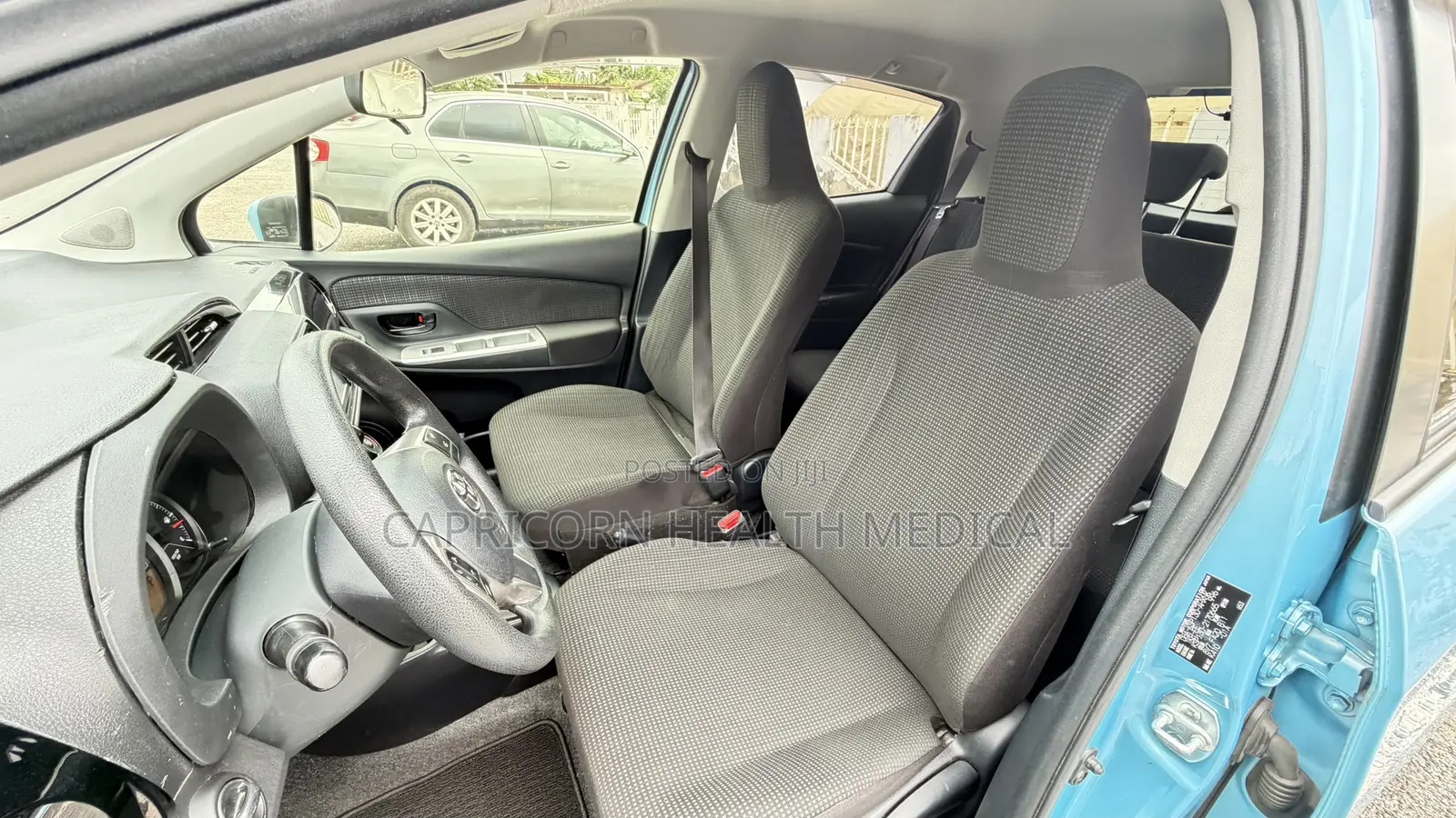 Toyota Vitz 1.0 FWD 5dr 2016 Blue