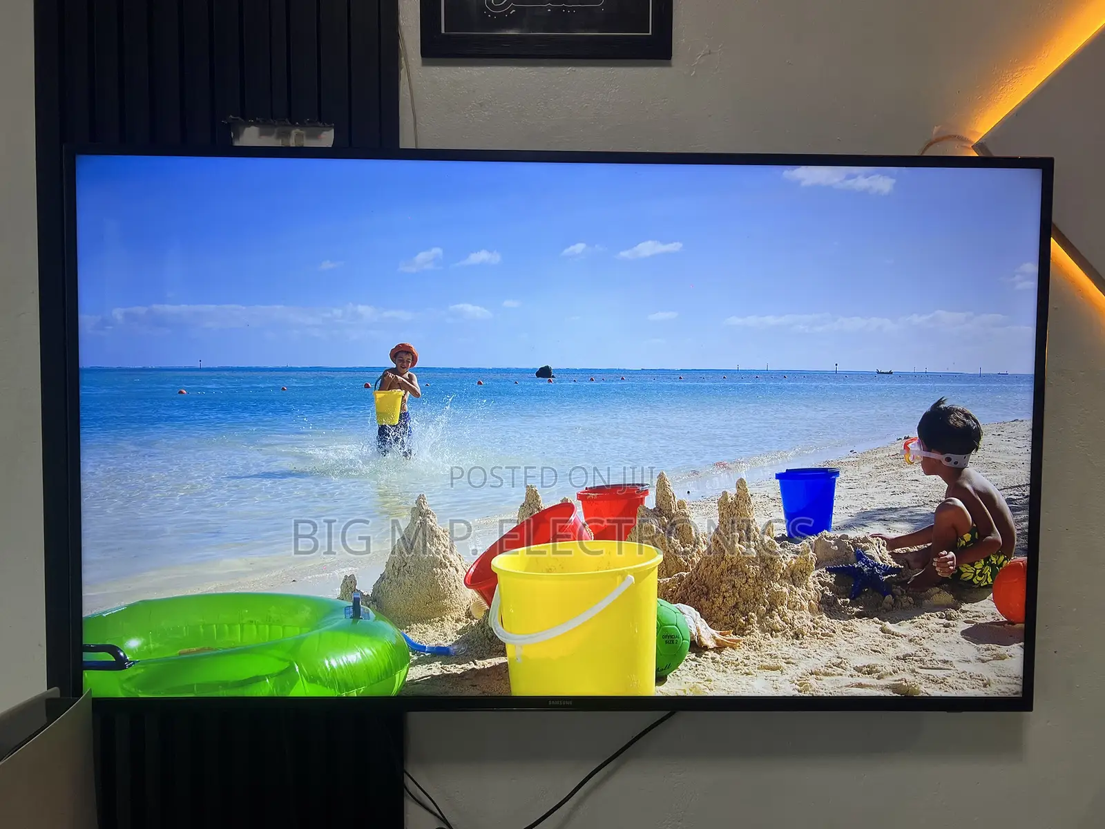 SAMSUNG 55 Inches Series 7 Smart Digital Satellite. 4KUHD AppleAirPlay
