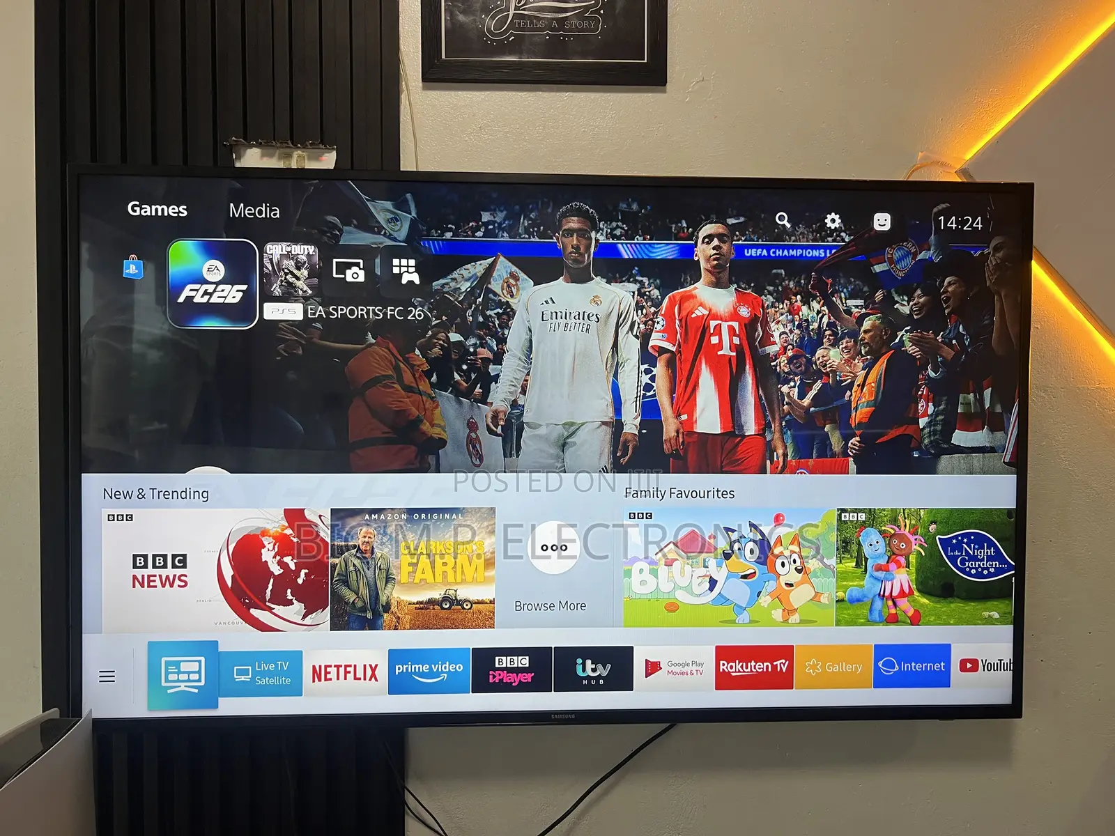 SAMSUNG 55 Inches Series 7 Smart Digital Satellite. 4KUHD AppleAirPlay