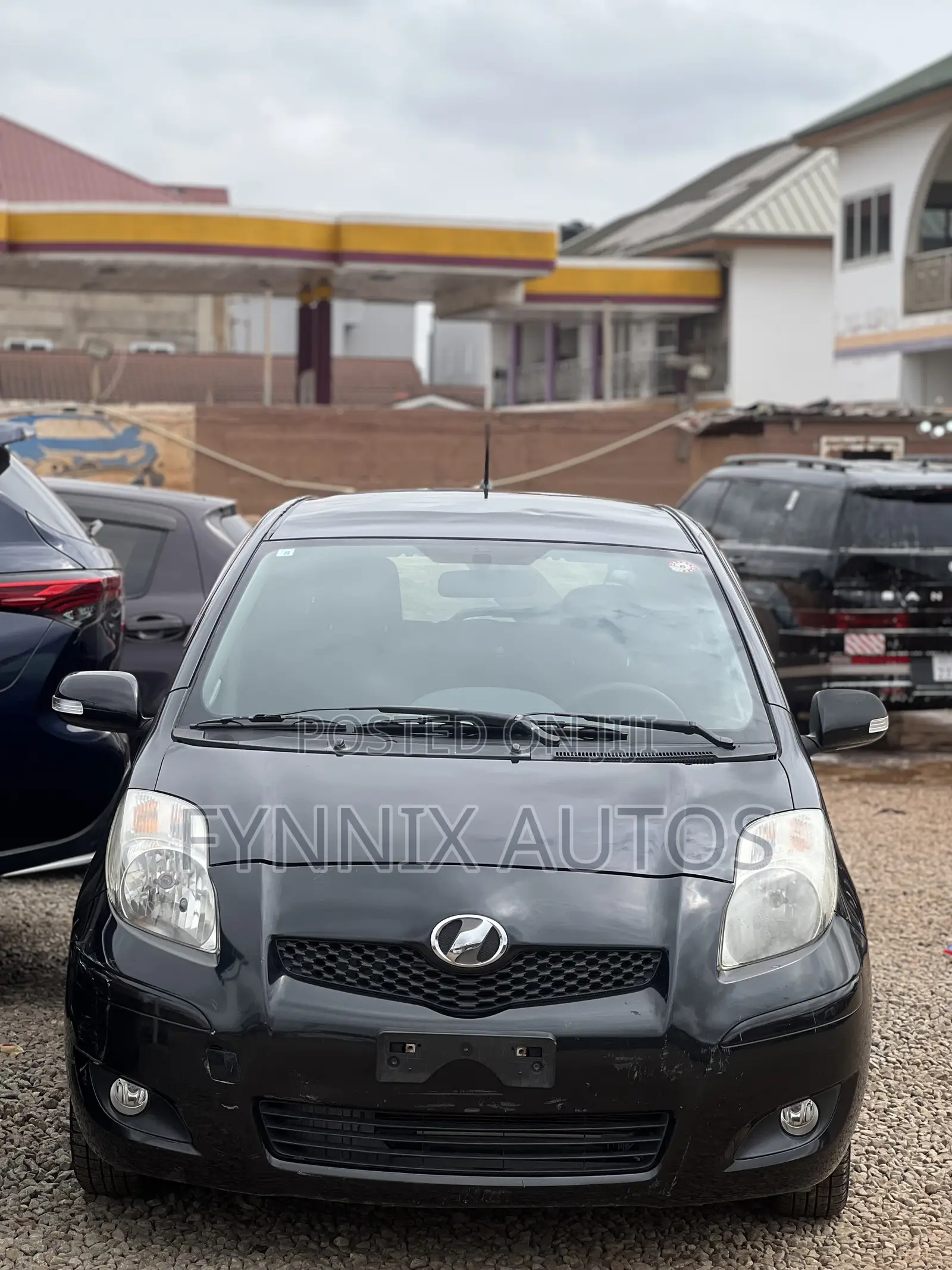 Toyota Vitz 1.3 FWD 5dr 2010 Black