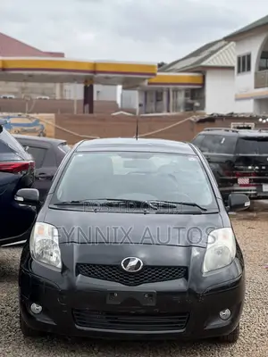 Toyota Vitz 1.3 FWD 5dr 2010 Black