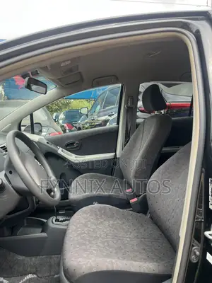 Toyota Vitz 1.3 FWD 5dr 2010 Black