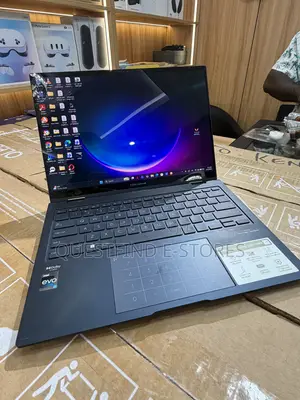 Laptop Asus Zenbook 14 OLED 16GB Intel Core i7 SSD 1T