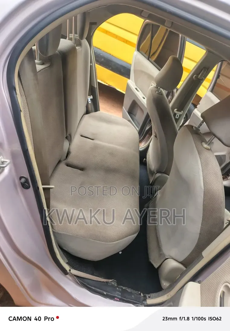 Toyota Vitz 2010 Beige