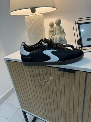 Original Sneakers.