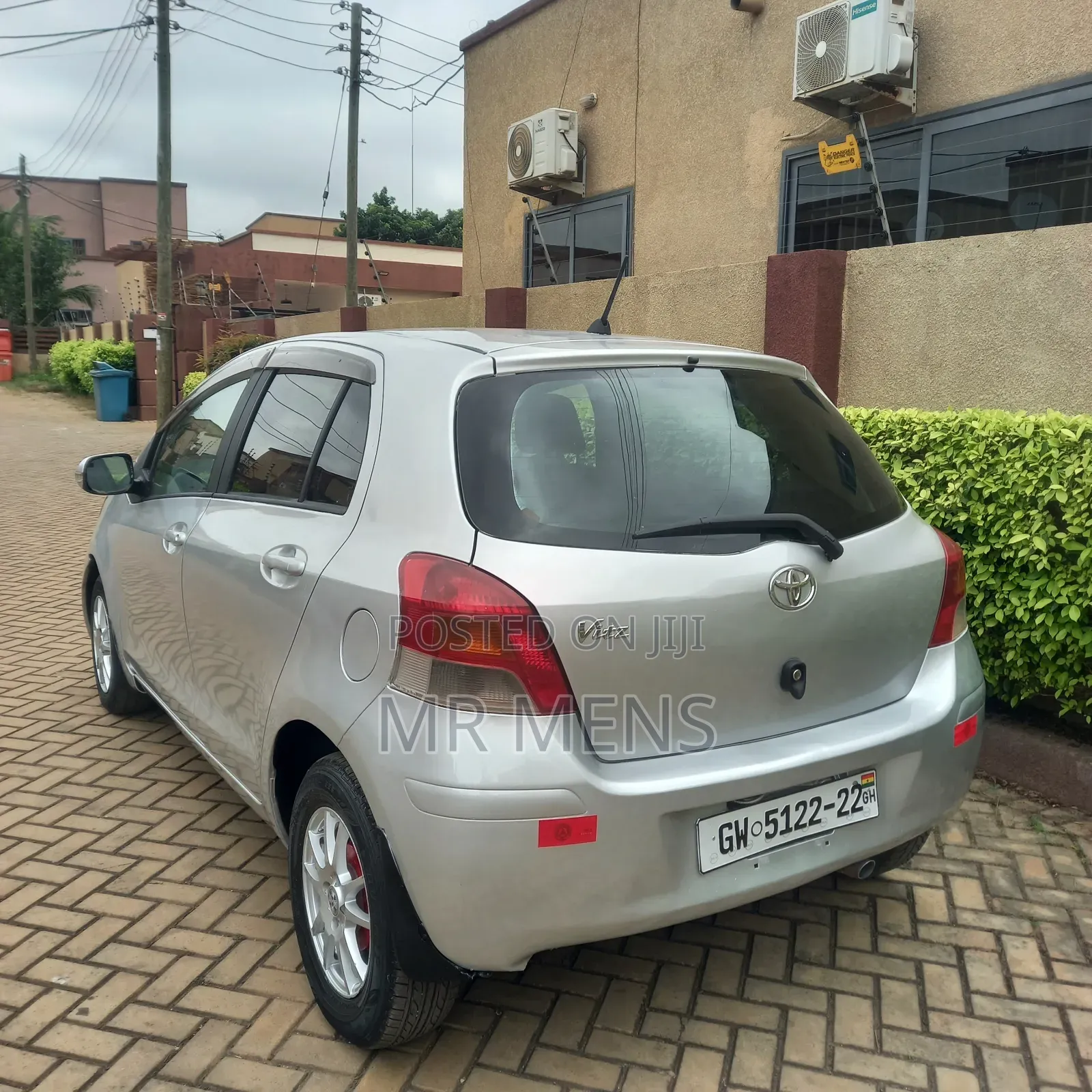Toyota Vitz 2010 Silver
