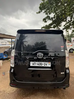 Toyota Voxy 2013 Black