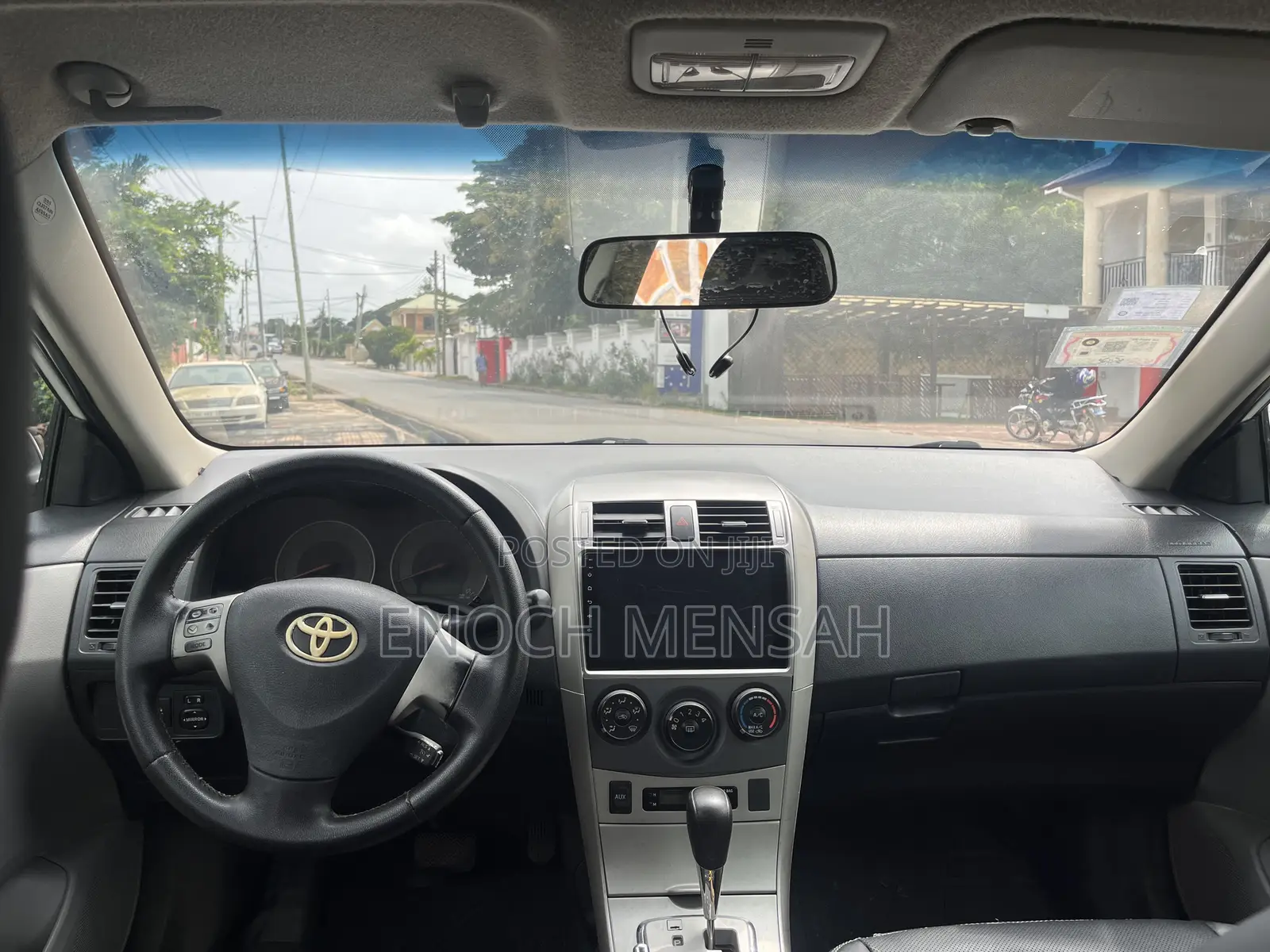 Toyota Corolla 2010 White