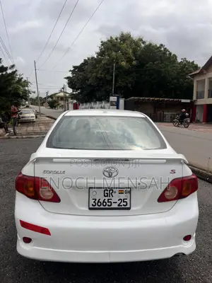 Toyota Corolla 2010 White