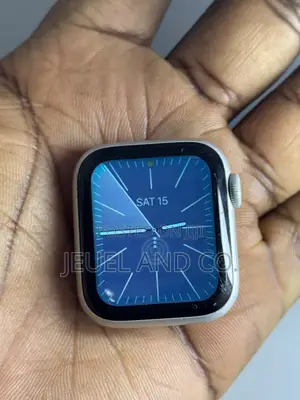 APPLE WATCH SERIES 5( Read Description)